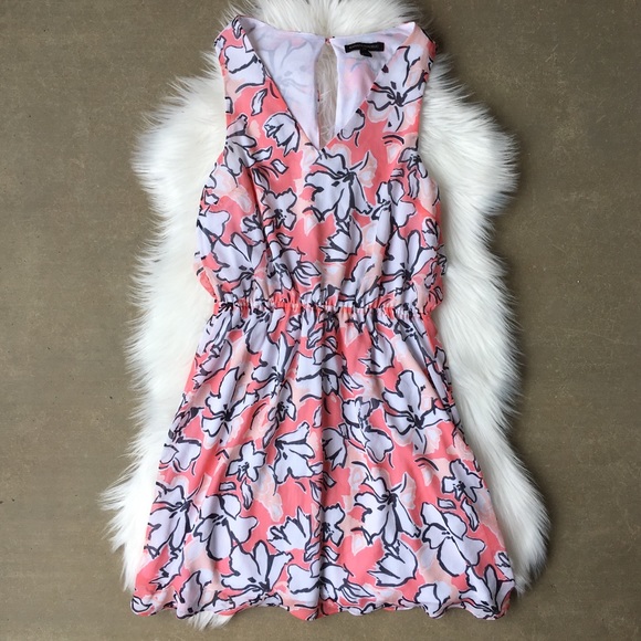 Banana Republic Dresses & Skirts - Banana Republic Floral Crepe Fit Flare Dress Pink